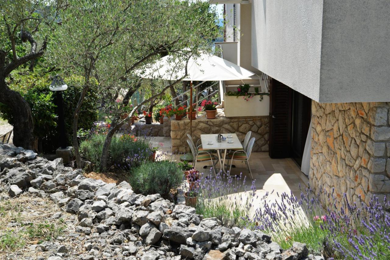 Apartments Palma & Pino Cres Exterior foto